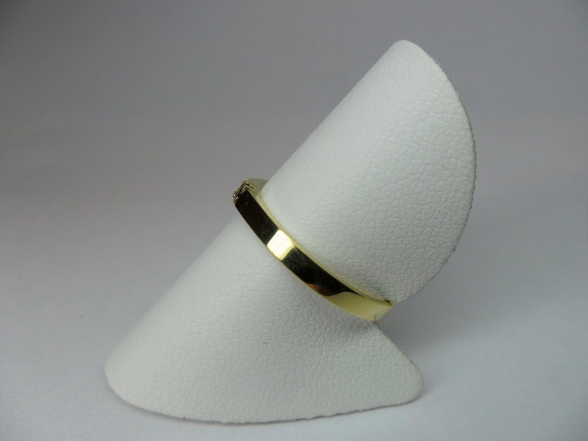 Geelgoud Saffier Ring